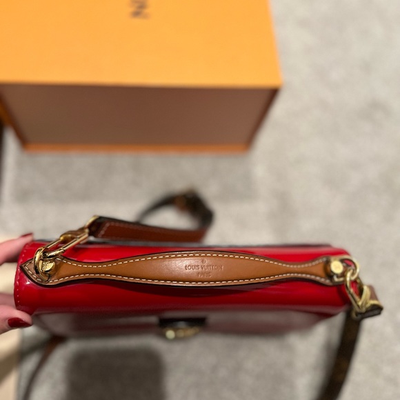 LOUIS VUITTON

Louis Vuitton Cherrywood PM Monogram Vernis
Red - Picture 8 of 11